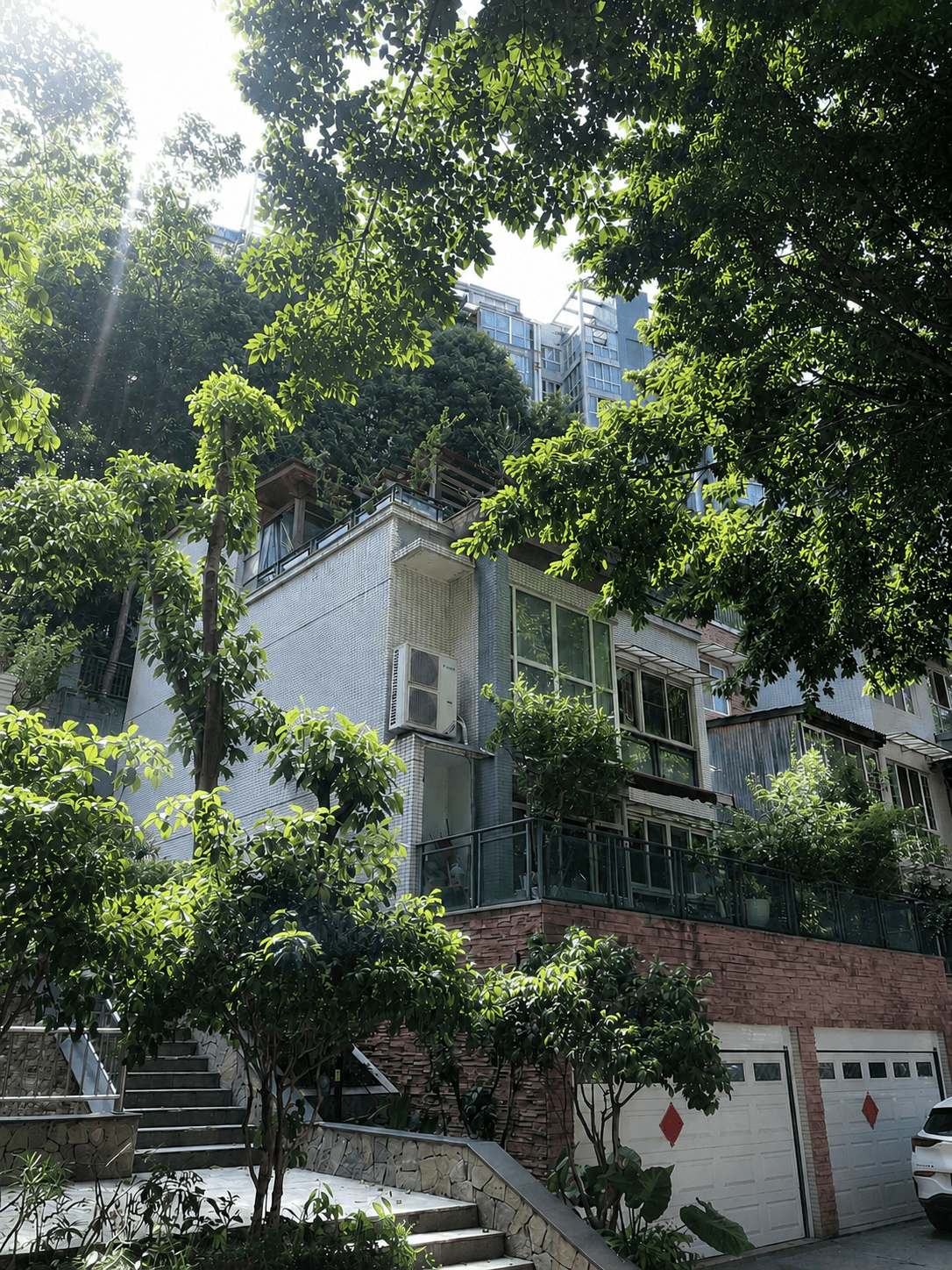 南阳岛居岁月从容升级：小小岛老别墅加装蒂升悦行款电梯